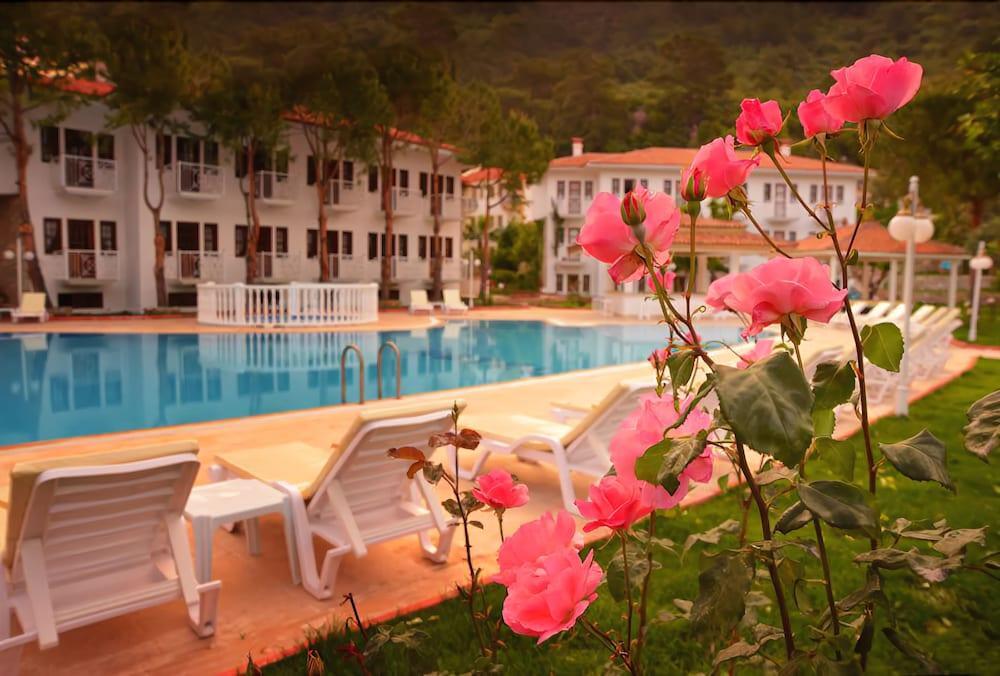 White Hotel Oludeniz Exterior foto